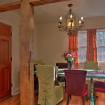 Cozy Adobe Casita: 1 Mile To Plaza! Hébergement de vacances