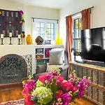 Cozy Adobe Casita: 1 Mile To Plaza! *