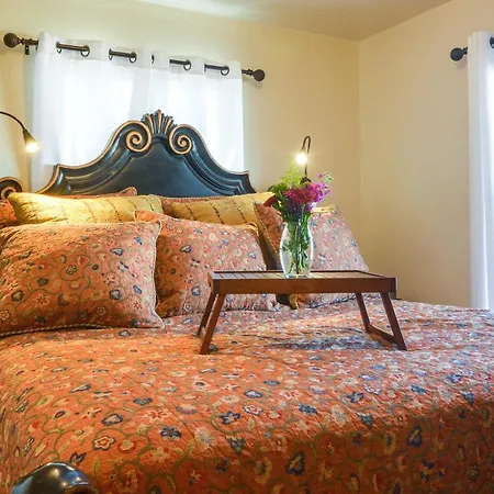 Holiday home Cozy Adobe Casita: 1 Mile To Plaza! *